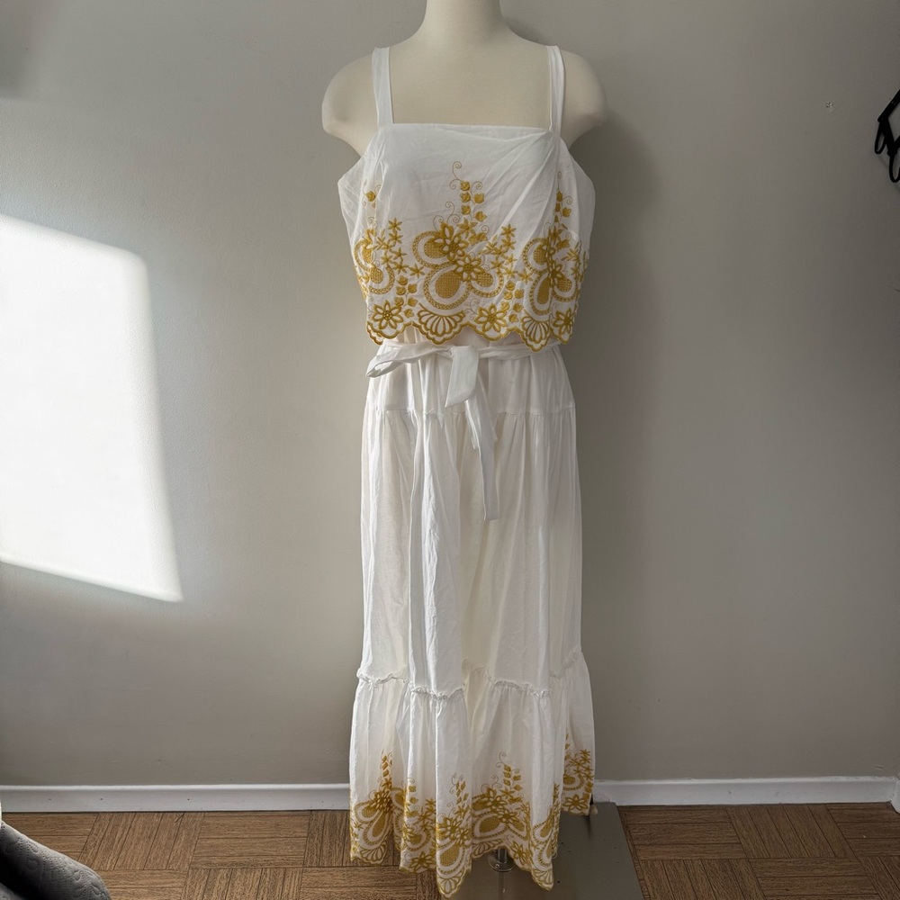 Laura Chic White and Gold Embroidered Maxi Dress size 16